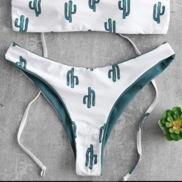 PRICE CUT! SUPER CUTE reversible bikini - Picture 4 of 7